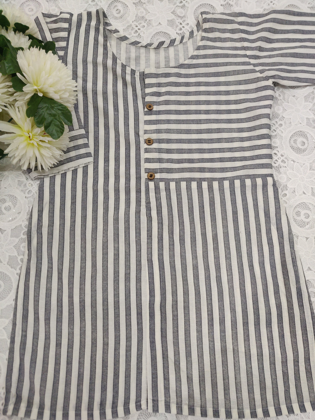 White and Black Printed Cotton Short kurta