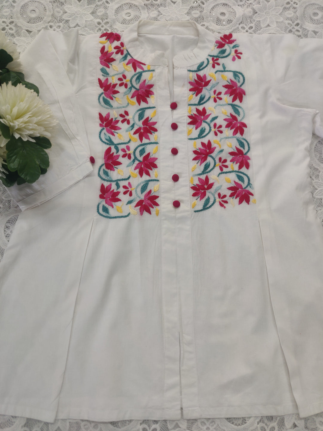 White Cotton Chikankari Short kurta