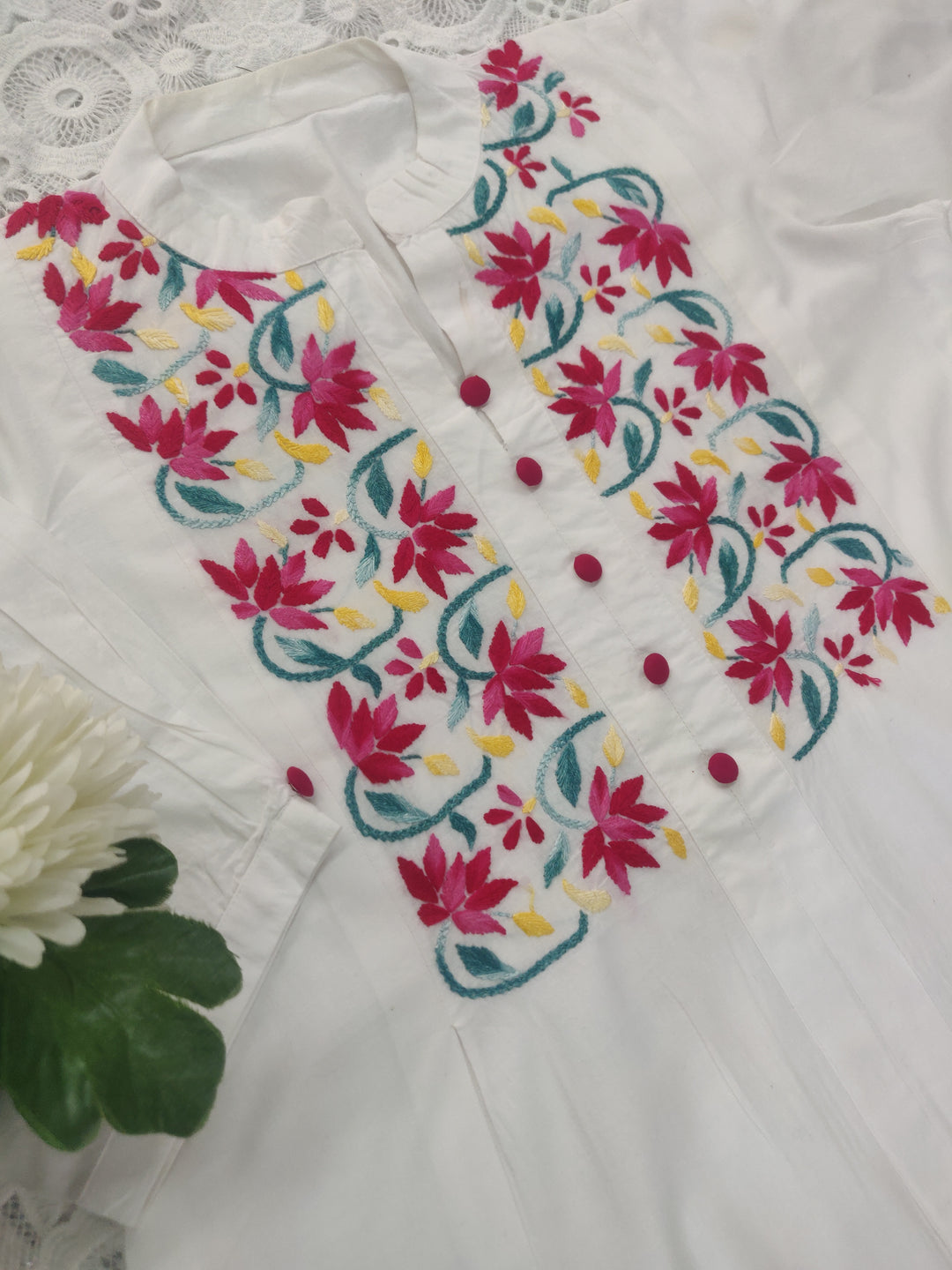 White Cotton Chikankari Short kurta