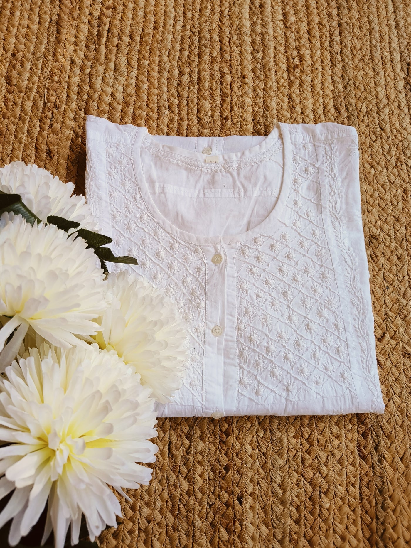 White Cotton Chikankari Short kurta