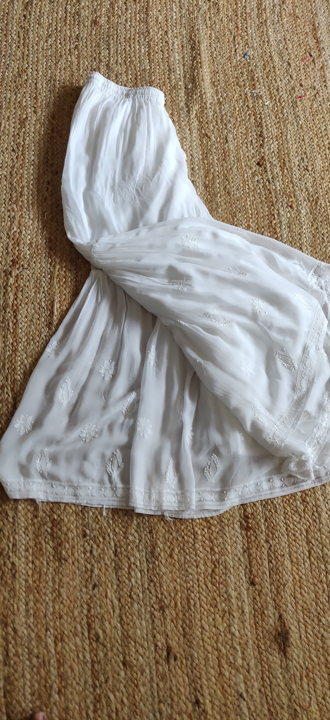 White Georgette chikankari Sarara